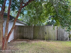 84042 St James Ct in Yulee, FL - Foto de edificio - Building Photo