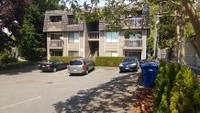 Holly Tree Apartments in Burien, WA - Building Photo - Building Photo