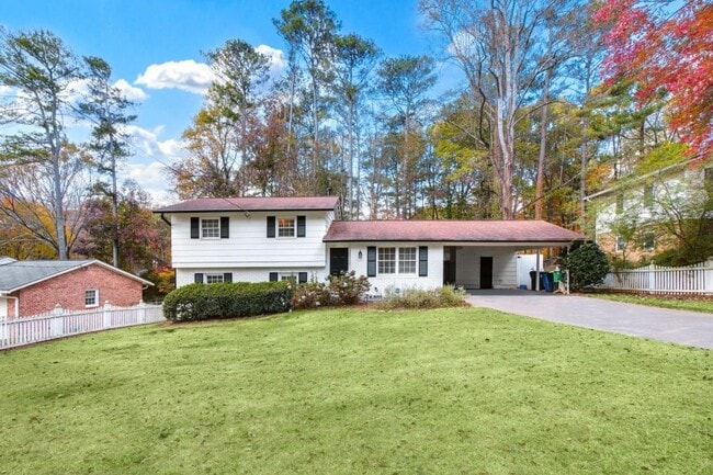 1998 Commodore Ln in Chamblee, GA - Building Photo - Building Photo