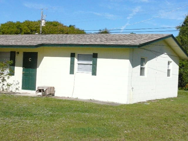 930 Wagner Pl, Unit a in Fort Pierce, FL - Building Photo