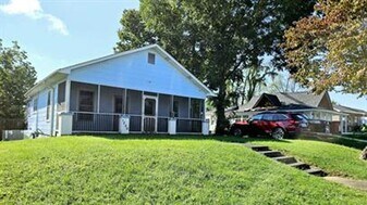 1206 E Myrtle Ave in Johnson City, TN - Building Photo