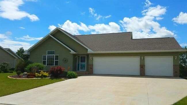 N5926 Westhaven Dr in Fond du Lac, WI - Foto de edificio - Building Photo