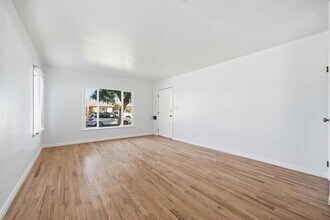 6461 Johnson Ave in Long Beach, CA - Building Photo - Building Photo