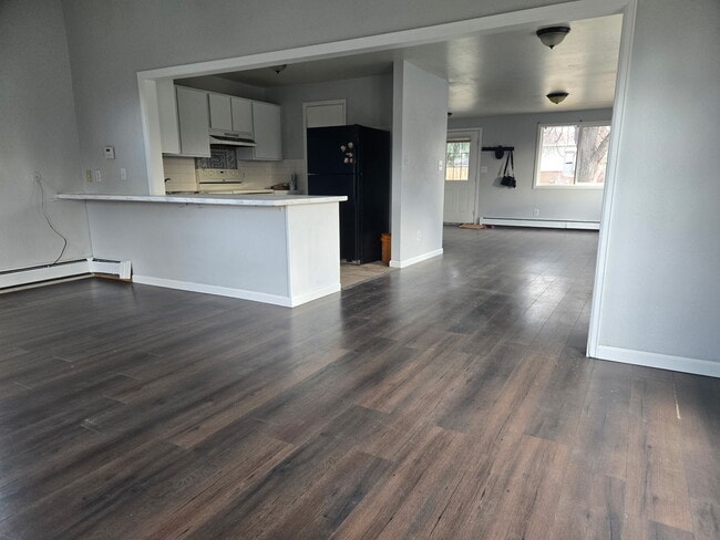 2221 Collyer St in Longmont, CO - Foto de edificio - Building Photo