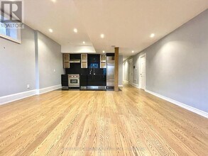 597 Montbeck Crescent in Mississauga, ON - Building Photo - Building Photo