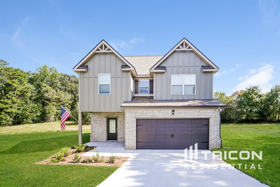 142 Massey Ln in Locust Grove, GA - Building Photo