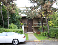 650 Briar Hill in Toronto, ON - Building Photo - Building Photo