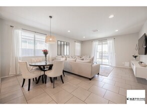 2841 W Apollo Rd in Phoenix, AZ - Building Photo - Building Photo