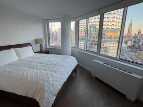 440 W 41st St in New York, NY - Foto de edificio - Building Photo