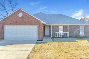 10873 E Ridge Dr in Olive Branch, MS - Building Photo