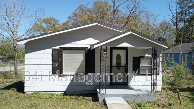 599 Snelson St in Lagrange, GA - Building Photo