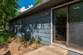 1318 Peach Ave in Haysville, KS - Building Photo - Building Photo