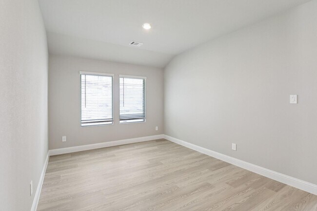 2100 Gustavus Dr in Sherman, TX - Building Photo - Building Photo