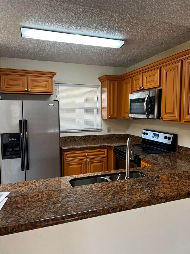 1541 Balfour Point Dr in Royal Palm Beach, FL - Building Photo - Building Photo