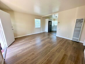 2316 Cedar Ave in Long Beach, CA - Foto de edificio - Building Photo