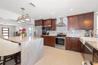 8731 Johnson St in Pembroke Pines, FL - Building Photo - Building Photo