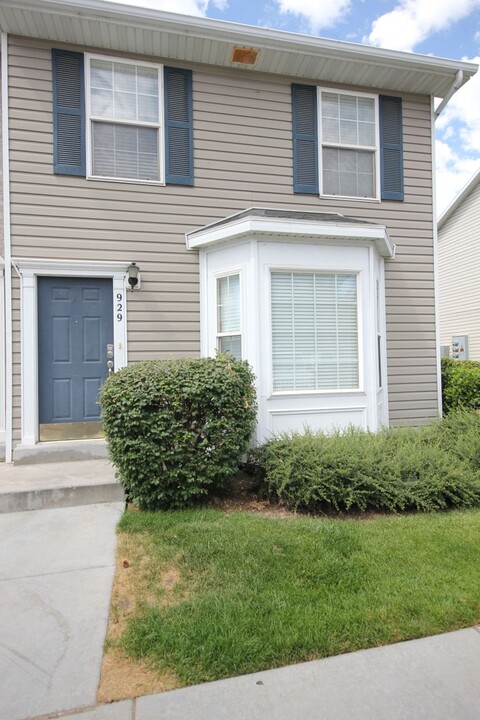 929 Park Ridge Way in Provo, UT - Building Photo