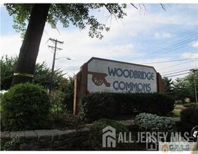 1406 Woodbridge Commons Way in Woodbridge Township, NJ - Building Photo - Building Photo