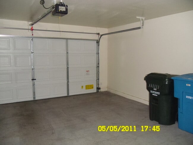 11320 W Brittlewood Dr in Phoenix, AZ - Building Photo - Building Photo