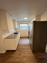 2724 Anderson Ferry Rd in Cincinnati, OH - Foto de edificio - Building Photo