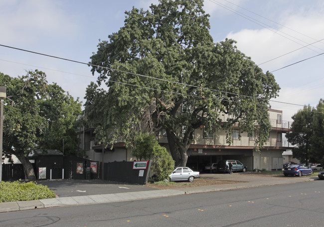 2796 Blenheim Ave in Redwood City, CA - Foto de edificio - Building Photo