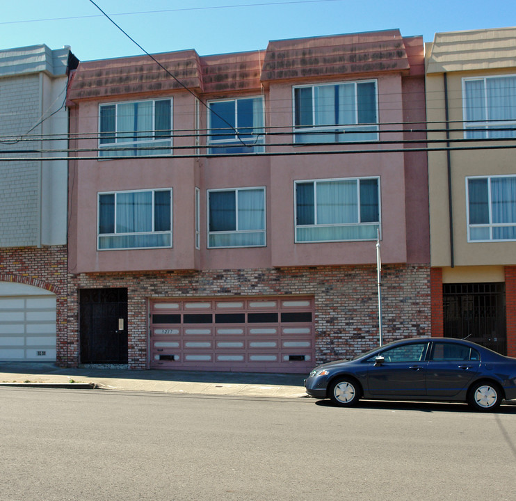 3217 Vicente St in San Francisco, CA - Building Photo