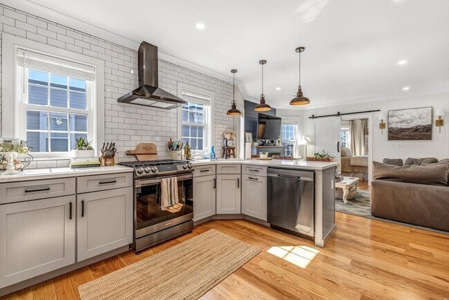 644 Adams St in Boston, MA - Building Photo - Building Photo