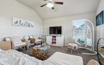 19217 Bajo Dr in Edmond, OK - Building Photo - Building Photo