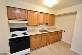 360 Oak Ridge Rd in West Milford, NJ - Building Photo - Building Photo