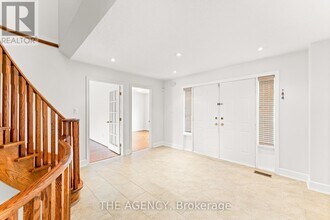 92 Russell Snider Dr in Nobleton, ON - Building Photo - Building Photo