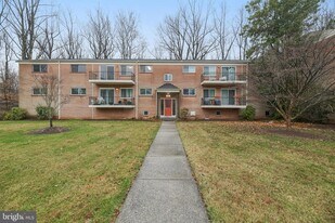 10607 Weymouth St, Unit 201 in Bethesda, MD - Building Photo