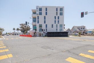 Mando Apartments in San Diego, CA - Building Photo - Building Photo