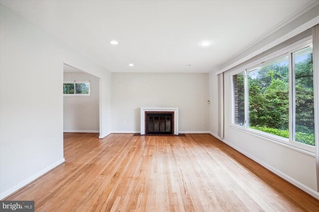 4503 Traymore St in Bethesda, MD - Building Photo - Building Photo