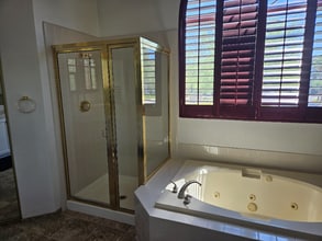 2648 N Ontario Dr in Las Vegas, NV - Foto de edificio - Building Photo