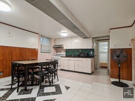 24-01-24-37 37th Ave