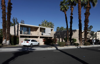 Shadow Hills Apartments in Palm Desert, CA - Building Photo - Building Photo