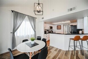 1640 Crystal Shadows Cir in Las Vegas, NV - Building Photo