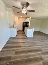 685 E Vista Chino, Unit A in Palm Springs, CA - Foto de edificio - Building Photo