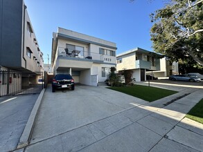 1823 Camden Ave in Los Angeles, CA - Building Photo - Building Photo