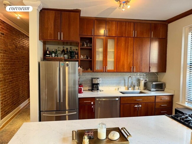 880 W 181st St in New York, NY - Foto de edificio - Building Photo