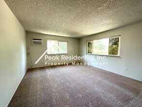 4548 Ashcroft Ave in Sacramento, CA - Building Photo - Building Photo