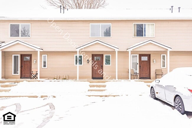 15110 Tally Ho Dr in Huntertown, IN - Building Photo - Building Photo