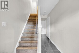 35 Sportsman Hill St in Kitchener, ON - Building Photo - Building Photo