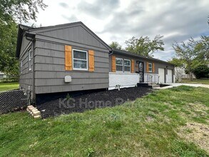 10221 E 68th St in Raytown, MO - Building Photo - Building Photo