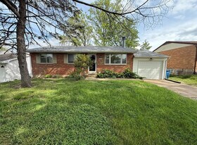 2120 Union Rd in St. Louis, MO - Building Photo