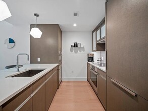 100 Lovejoy Wharf, Unit 9 in Boston, MA - Building Photo - Building Photo