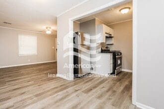 8020 Park Ave in Kansas City, MO - Building Photo - Building Photo