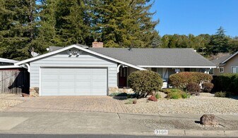 3196 Scenic Dr in Napa, CA - Building Photo