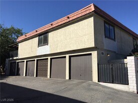 241 Misty Isle Ln in Las Vegas, NV - Building Photo