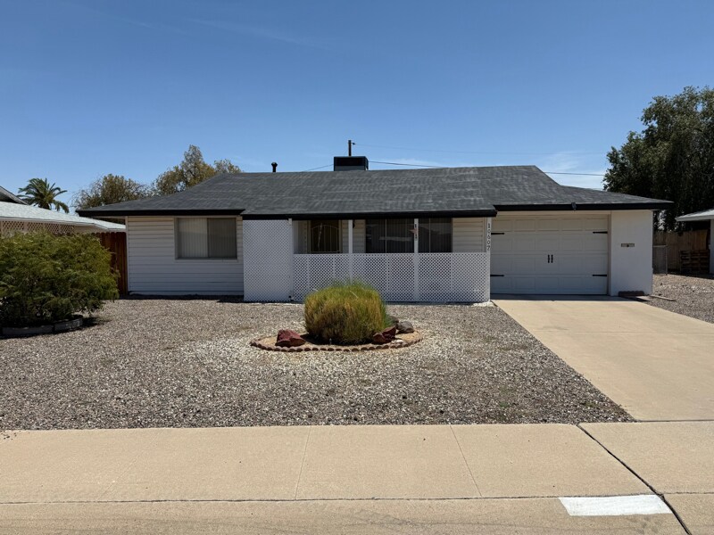 10607 W El Rancho Dr in Sun City, AZ - Foto de edificio